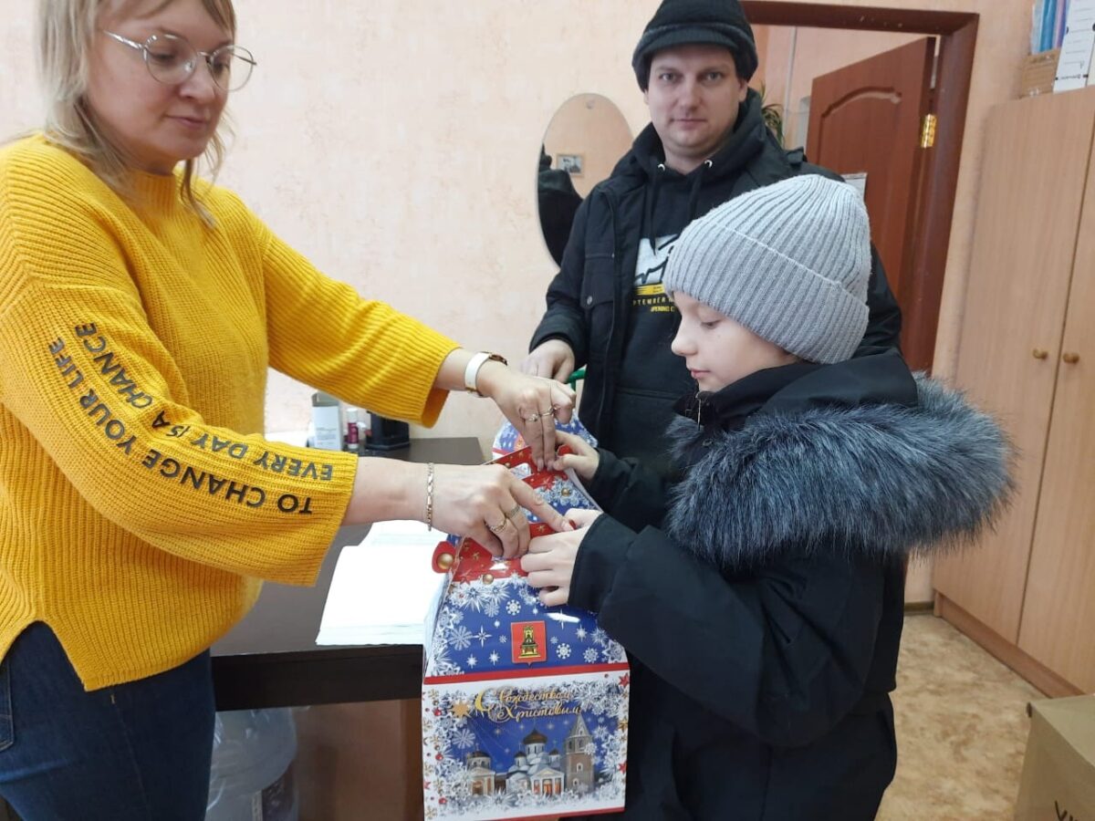 Больше 2 тысяч детей Вышневолоцкого округа получат подарки