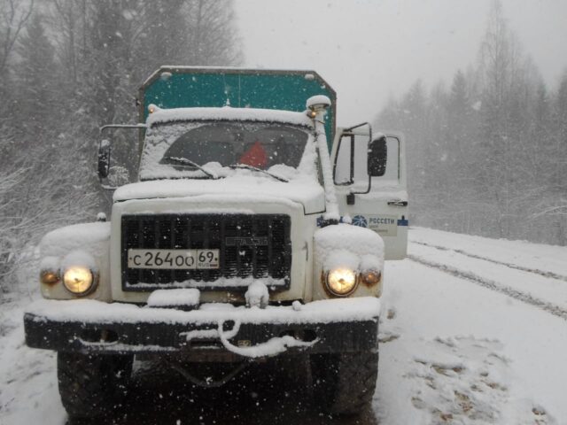 «Тверьэнерго» работает в режиме полной мобилизации из-за надвигающегося на Тверскую область ледяного дождя «Тверьэнерго» работает в режиме полной мобилизации из-за надвигающегося на Тверскую область ледяного дождя