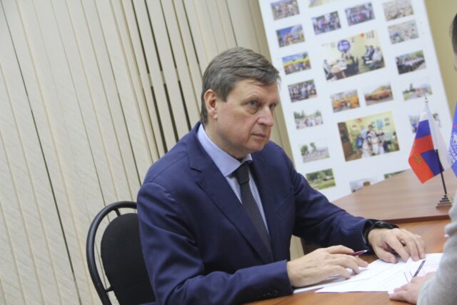 Сенатор Андрей Епишин провел прием граждан