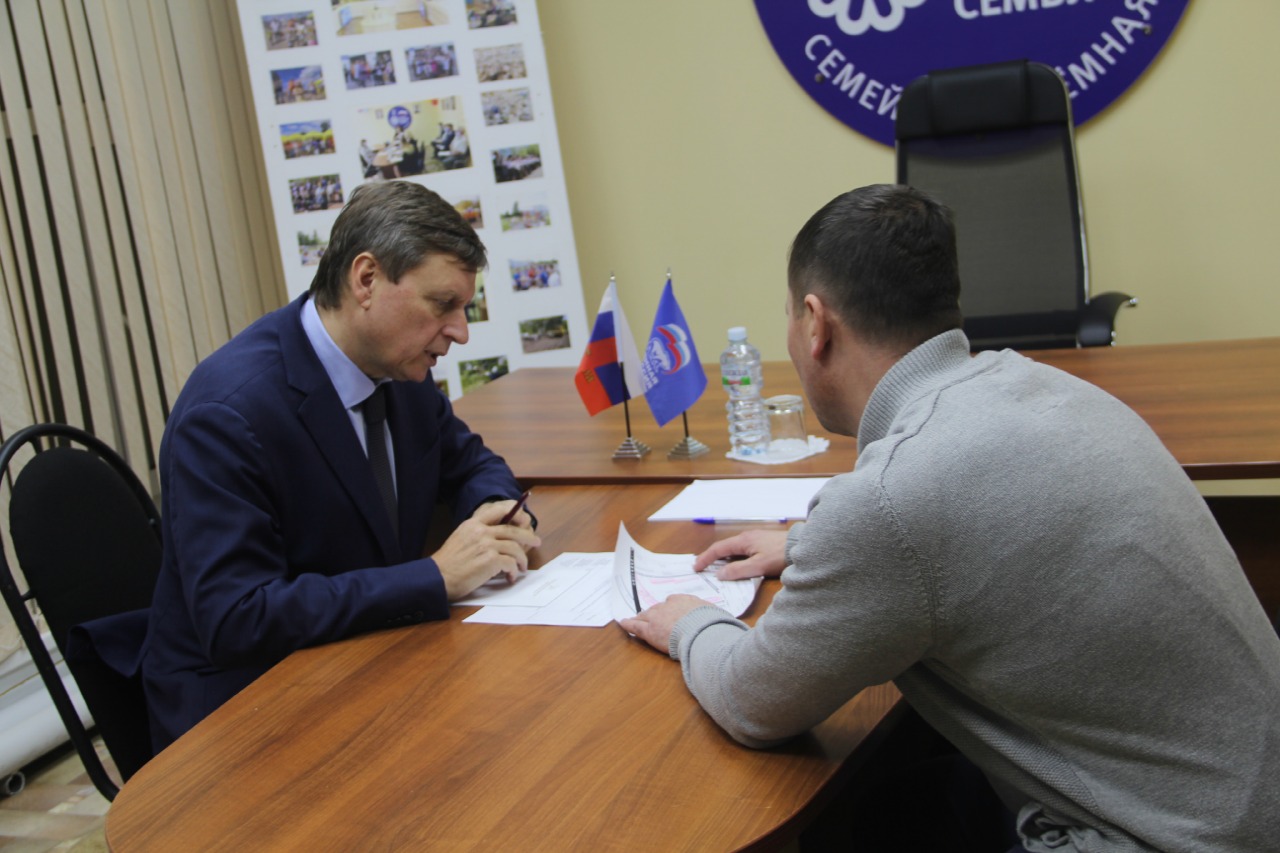 Сенатор Андрей Епишин провел прием граждан