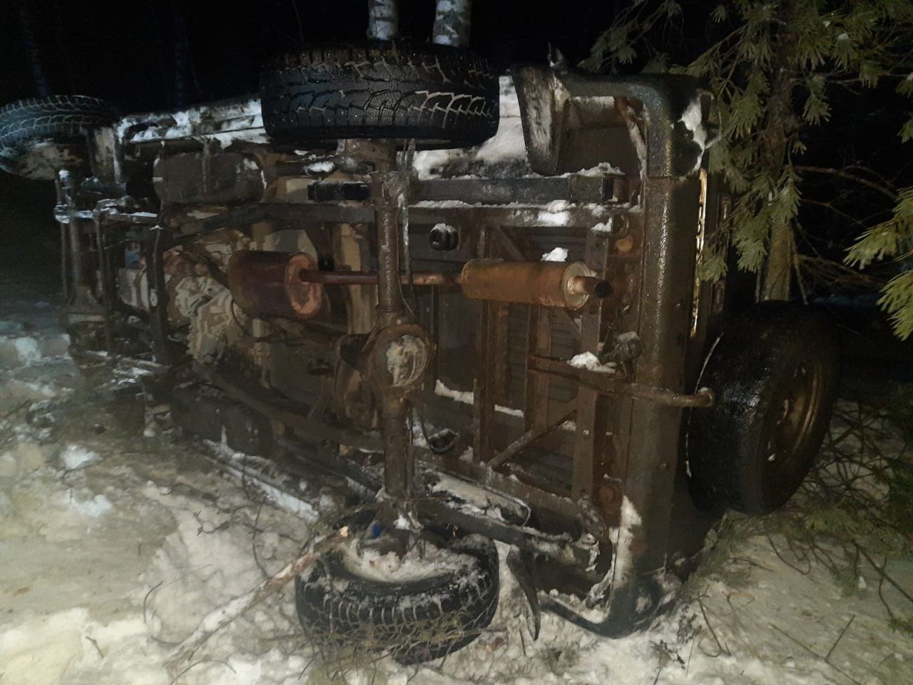 В Тверской области опрокинулся УАЗ