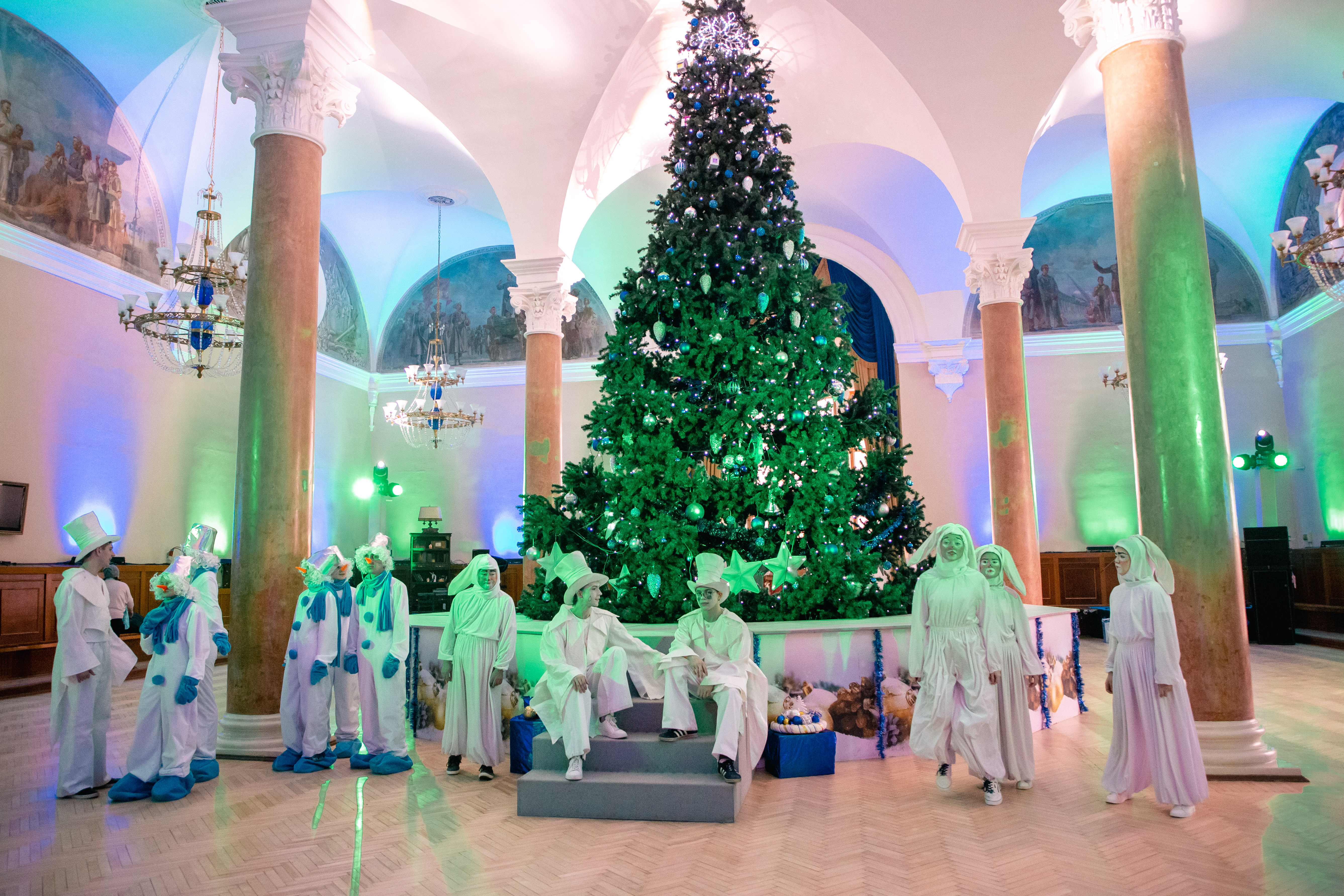 Новогоднее чудо: В тверском театре драмы представили свое прочтение сказки Андерсена Новогоднее чудо: В тверском театре драмы представили свое прочтение сказки Андерсена