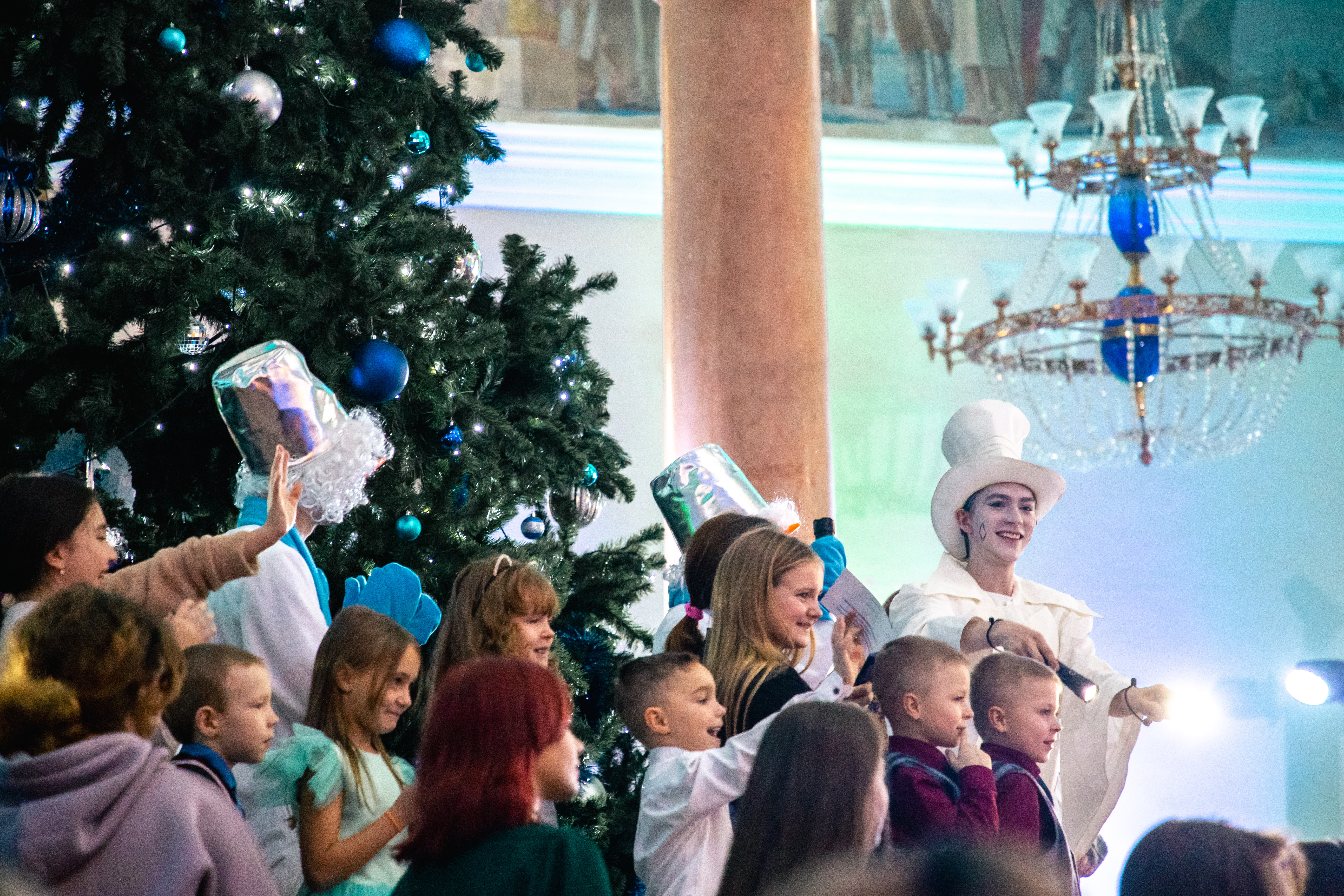 Новогоднее чудо: В тверском театре драмы представили свое прочтение сказки Андерсена Новогоднее чудо: В тверском театре драмы представили свое прочтение сказки Андерсена