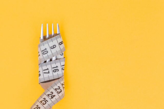 Тренер фитнес-клуба рассказала, как безопасно похудеть к новогодним праздникам Тренер фитнес-клуба рассказала, как безопасно похудеть к новогодним праздникам