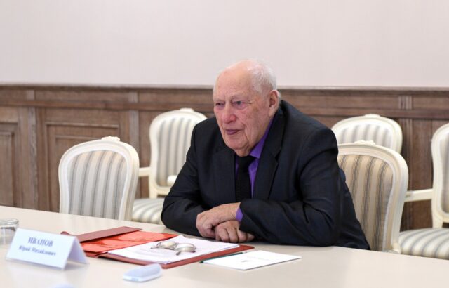 Игорь Руденя поздравил с 91-летием председателя колхоза «Красный Октябрь», Героя Социалистического труда Юрия Иванова