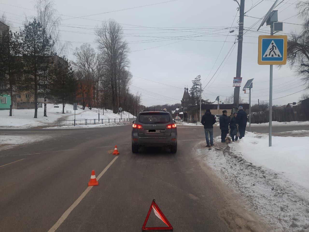 В Тверской области женщина попала под колеса автомобиля и ушибла ногу