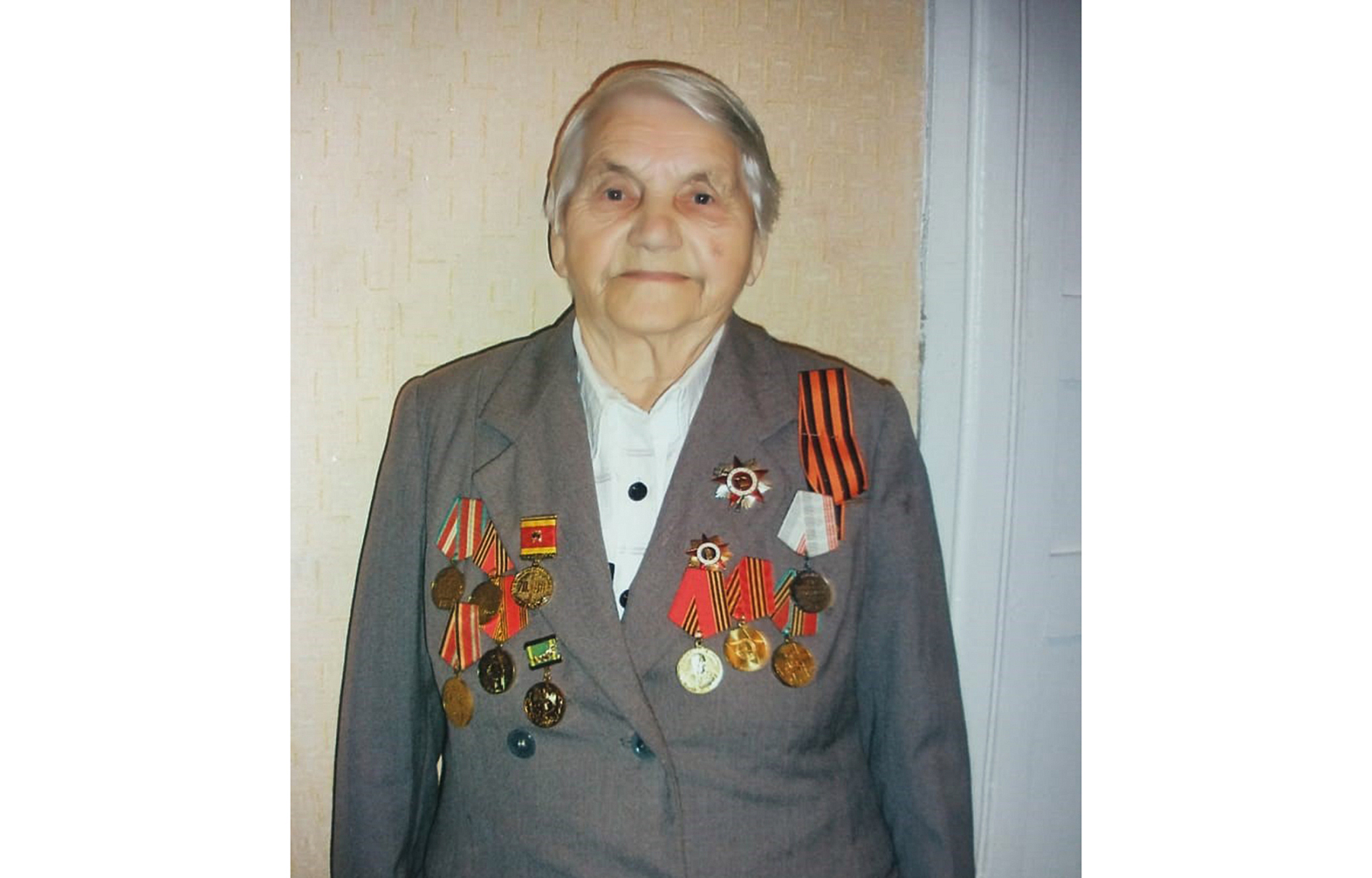 Игорь Руденя поздравил со 101-летием участницу Великой Отечественной войны Екатерину Егоровну Рязанцеву Игорь Руденя поздравил со 101-летием участницу Великой Отечественной войны Екатерину Егоровну Рязанцеву