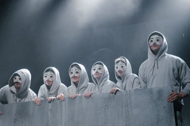 В Тверском ТЮЗе покажут спектакль о взрослении и поиске себя В Тверском ТЮЗе покажут спектакль о взрослении и поиске себя