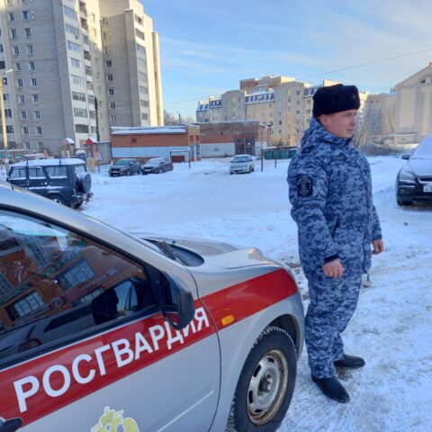Тверские росгвардейцы задержали мужчину с полным рюкзаком продуктов Тверские росгвардейцы задержали мужчину с полным рюкзаком продуктов