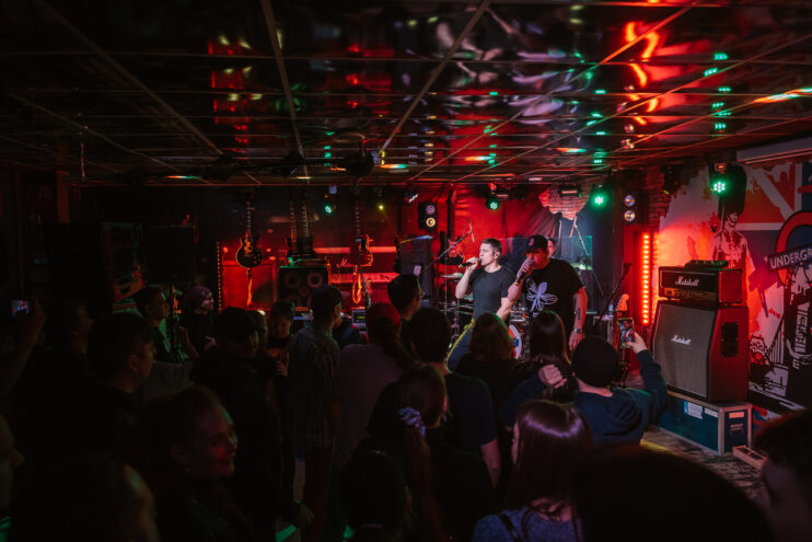 Силе ума - 20 лет: группа «Кирпичи» отметила в Твери юбилей своего альбома