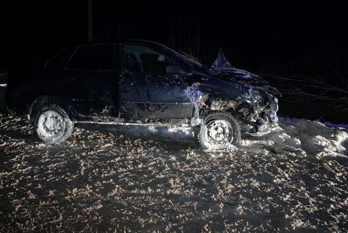 В Тверской области водитель уснул за рулем и врезался в дерево