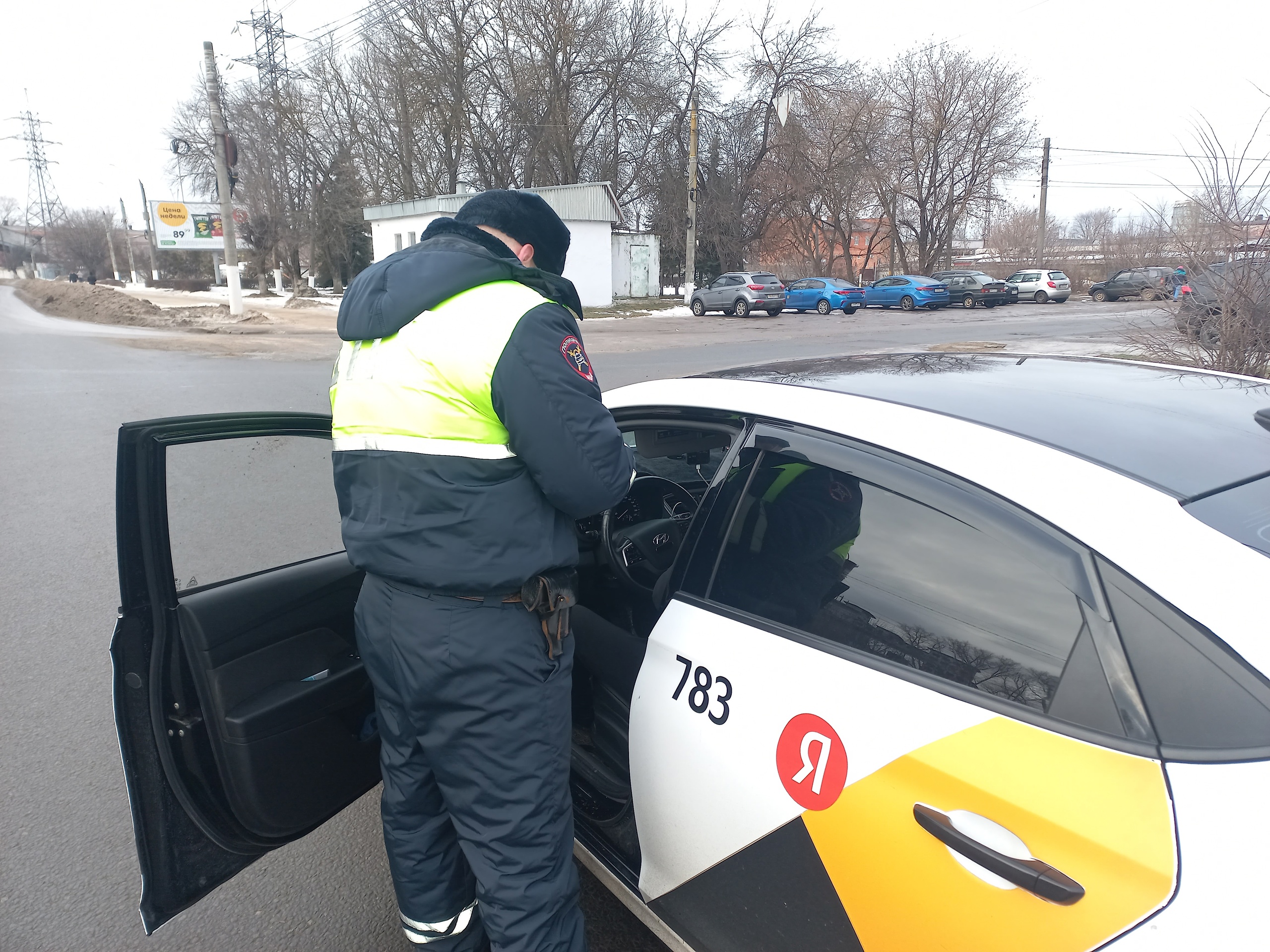 В Твери поймали 19 таксистов-нарушителей В Твери поймали 19 таксистов-нарушителей
