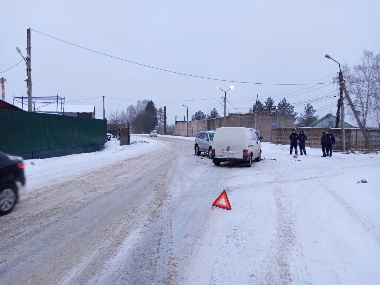 В Тверской области столкнулись внедорожник и микроавтобус В Тверской области столкнулись внедорожник и микроавтобус