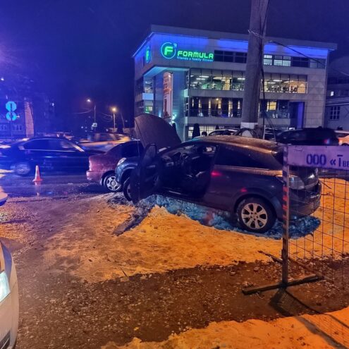 В Твери случилось ДТП с двумя пострадавшими В Твери случилось ДТП с двумя пострадавшими