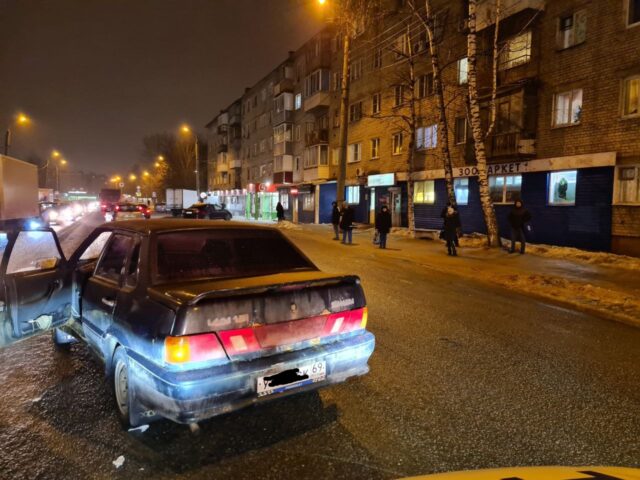 В Твери женщина попала под колеса ВАЗа В Твери женщина попала под колеса ВАЗа