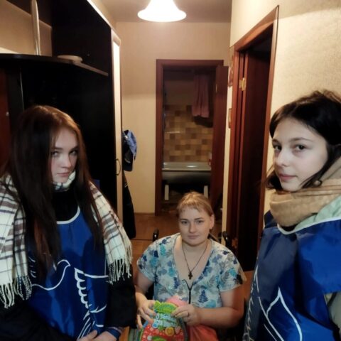 Лихославльские волонтёры принесли в дома радость и сладкие подарки Лихославльские волонтёры принесли в дома радость и сладкие подарки