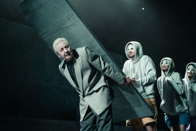 Работает Витька-артист: старейший актер тверского ТЮЗа рассказал о творческом пути и театральном закулисье Работает Витька-артист: старейший актер тверского ТЮЗа рассказал о творческом пути и театральном закулисье