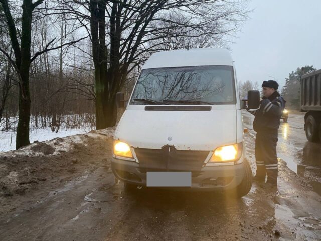 Сотрудники Госавтоинспекции проверили работу автобусов в Тверской области Сотрудники Госавтоинспекции проверили работу автобусов в Тверской области