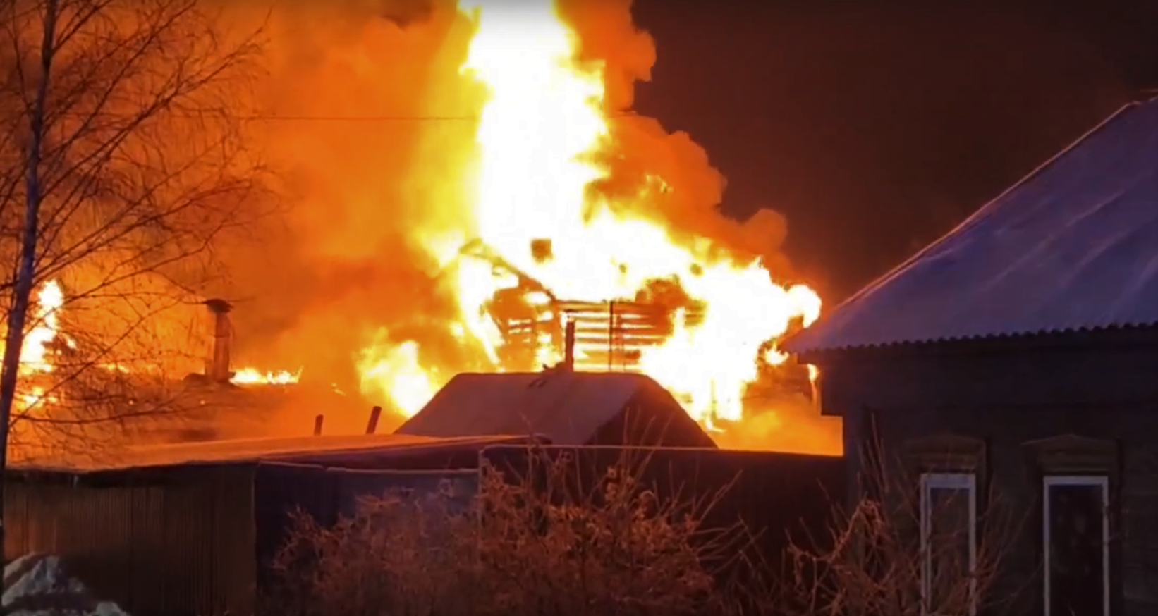 В Твери 8 января загорелся жилой дом