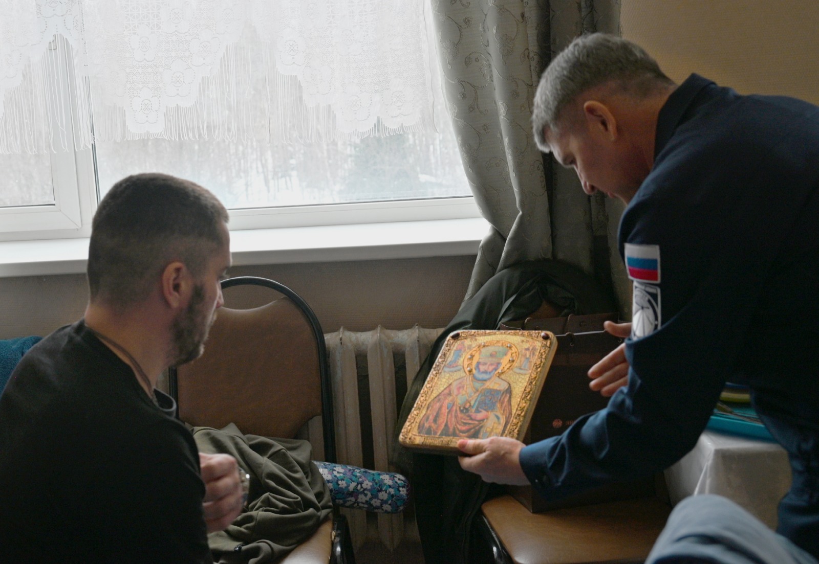 Игорь Маковский навестил в госпитале раненного в ходе спецоперации работника «Брянскэнерго» Игорь Маковский навестил в госпитале раненного в ходе спецоперации работника «Брянскэнерго»