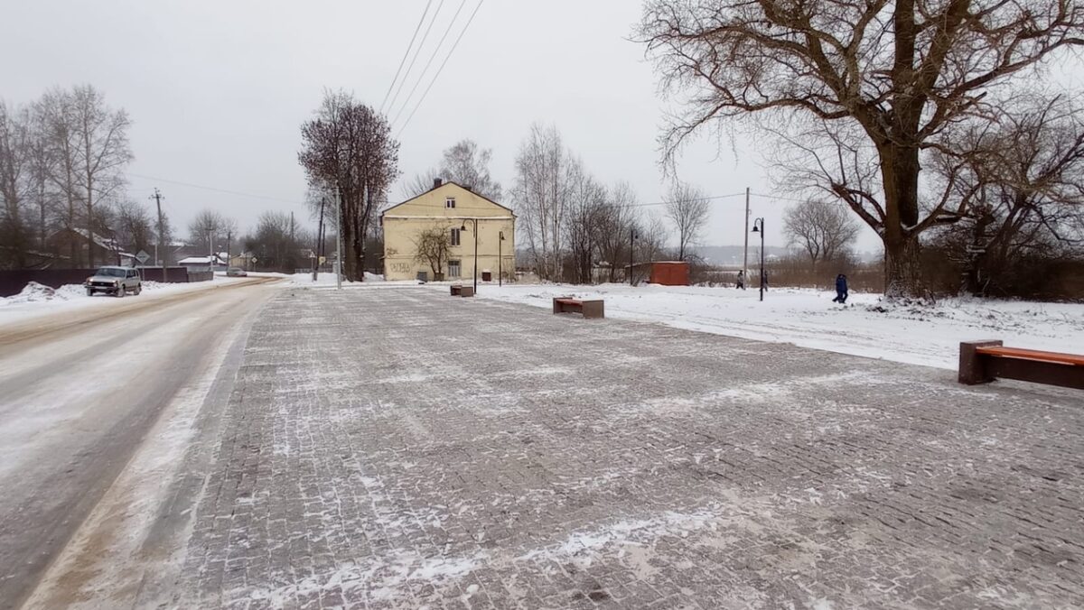 В Торопце продолжается благоустройство территорий В Торопце продолжается благоустройство территорий