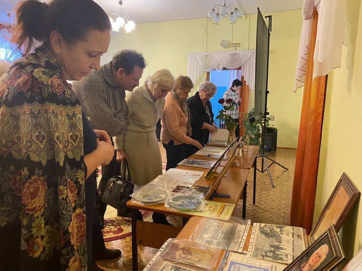 В Торопце почтили память поэтессы Ларисы Ивановой В Торопце почтили память поэтессы Ларисы Ивановой