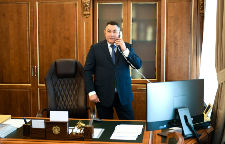 Игорь Руденя поздравил со 100-летием труженицу тыла Ирину Ивановну Гераськину