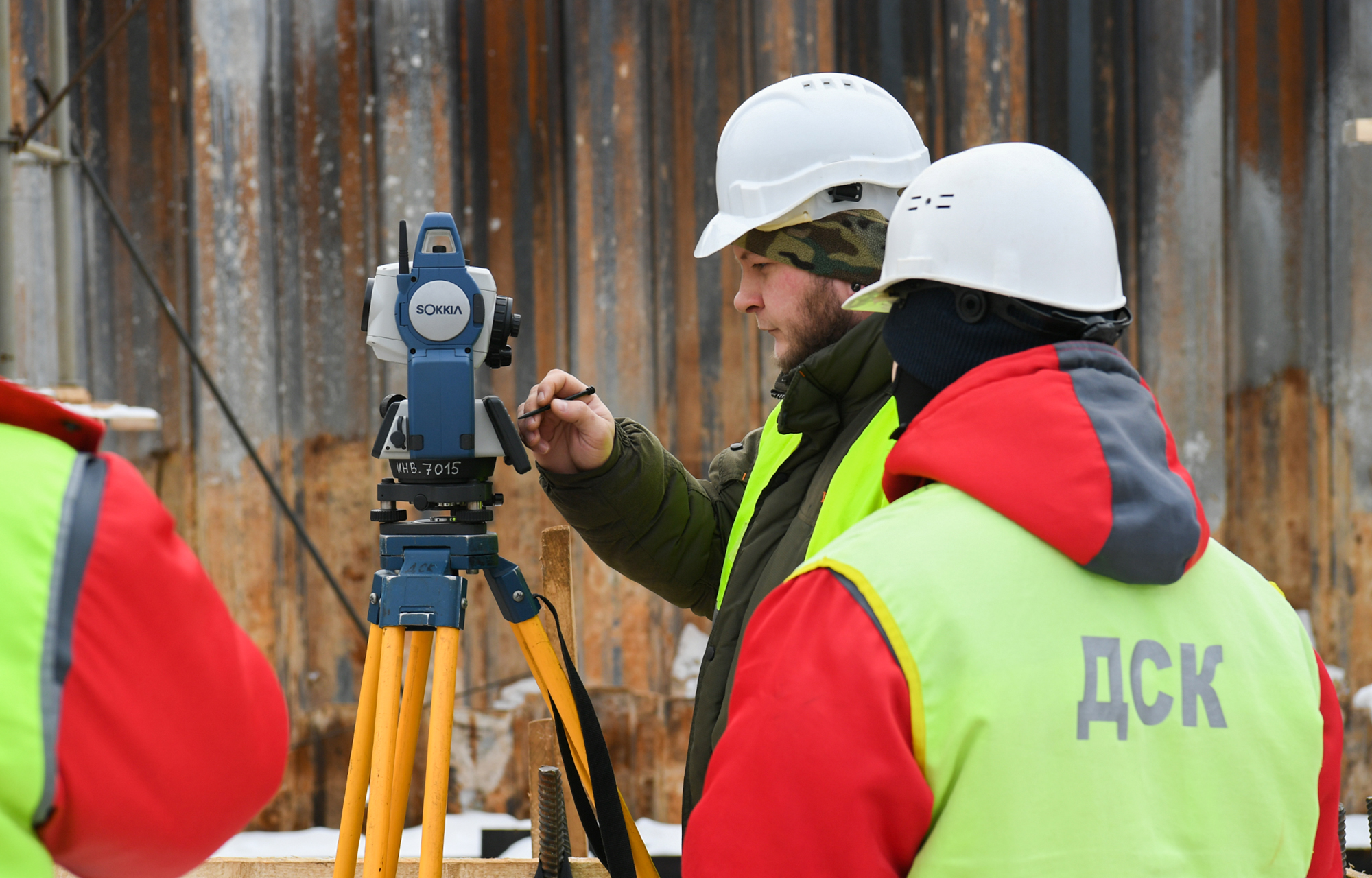 Игорь Руденя и Владимир Васильев проинспектировали ход строительства Западного моста в Твери
