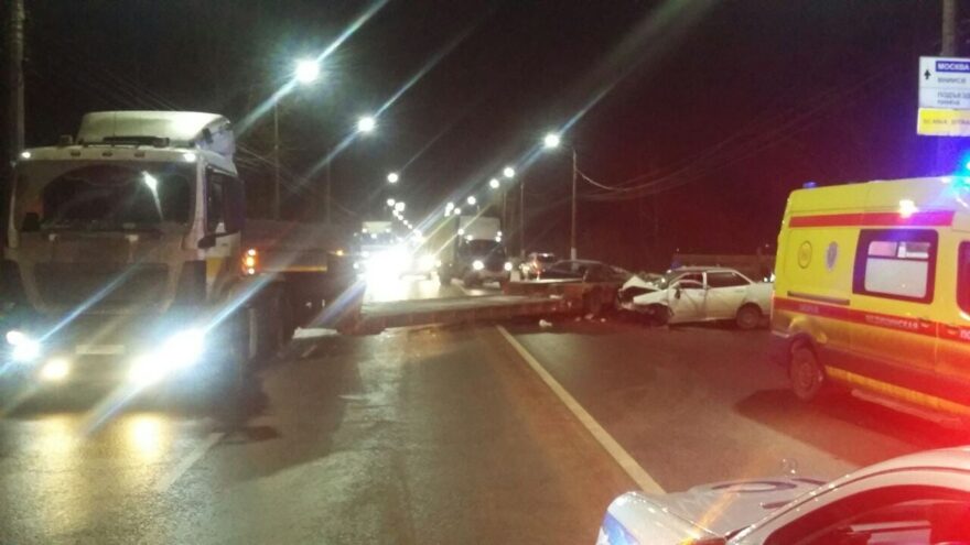 В ДТП на Московском шоссе в Твери пострадал водитель Лады