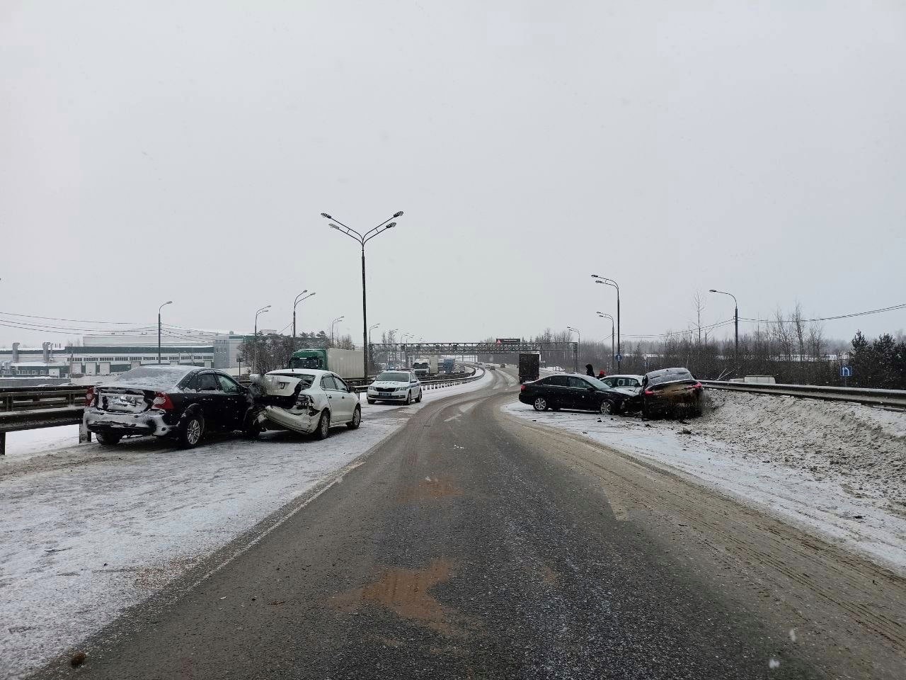 На Мигаловском мосту в Твери в ДТП пострадала пассажирка Фольксвагена