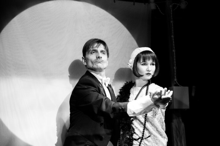 Легко о серьезом: В ТЮЗе представили семейный спектакль "Журавль и Цапля"