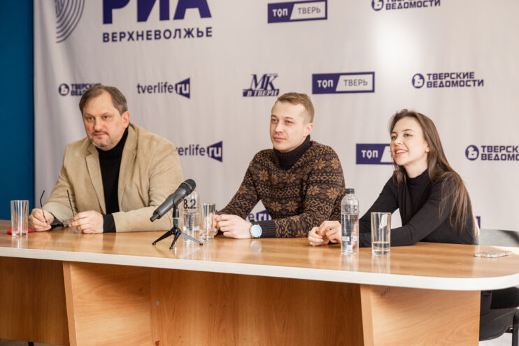 «Вечно живые»: в РИА «Верхневолжье» состоялась пресс-конференция с режиссером и артистами театра драмы