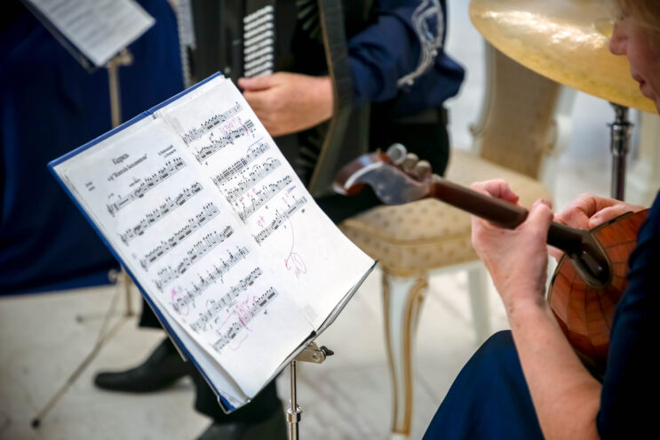 Первый в мире оркестр народных инструментов: Как дворянин из Бежецка прославил балалайку Первый в мире оркестр народных инструментов: Как дворянин из Бежецка прославил балалайку