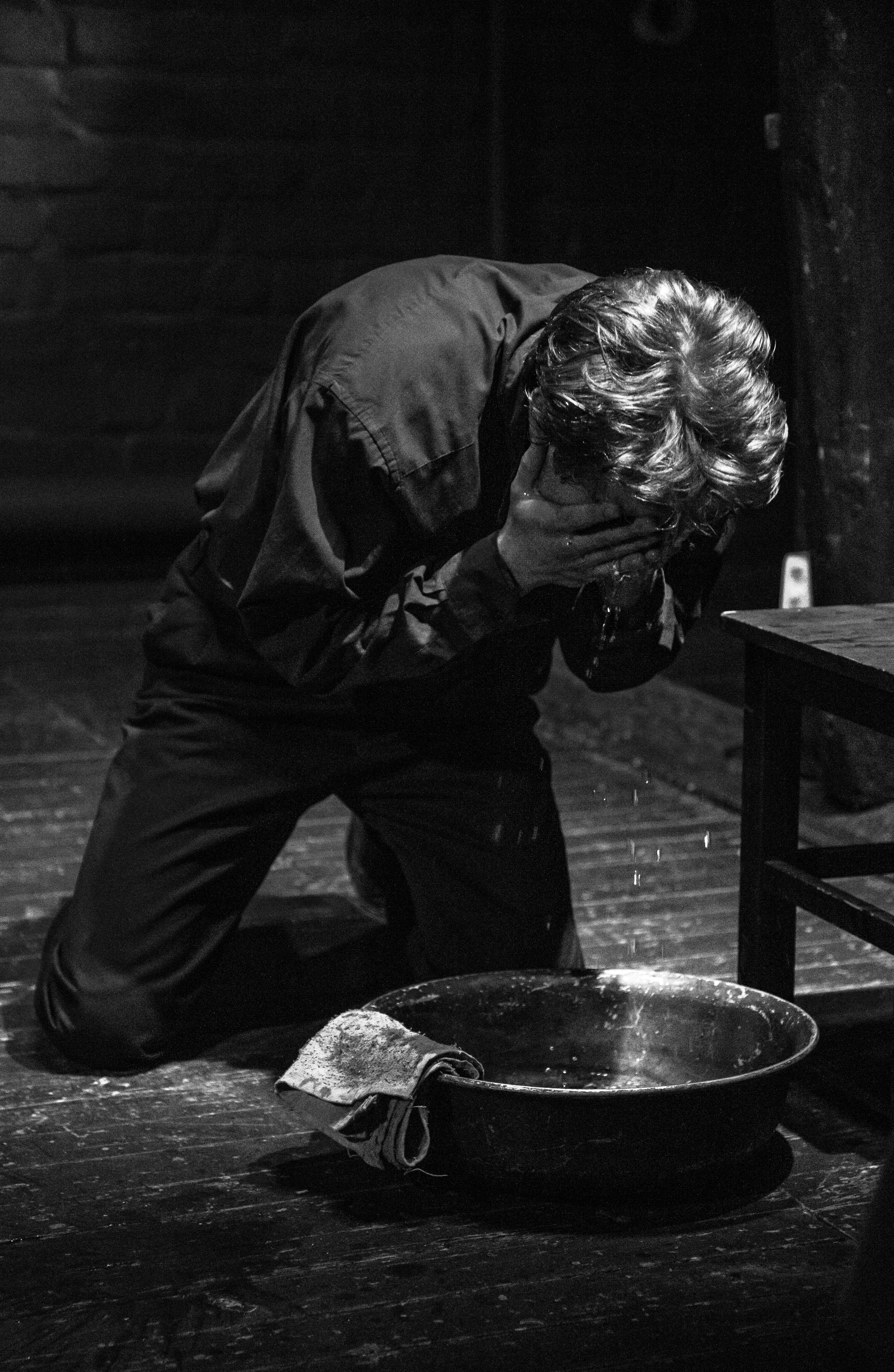 Тварь я дрожащая или право имею: В Тверском ТЮЗе переосмыслили Достоевского