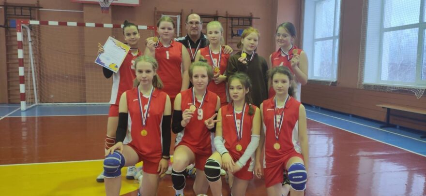 Команда Нелидова взяла золото на соревнованиях по волейболу