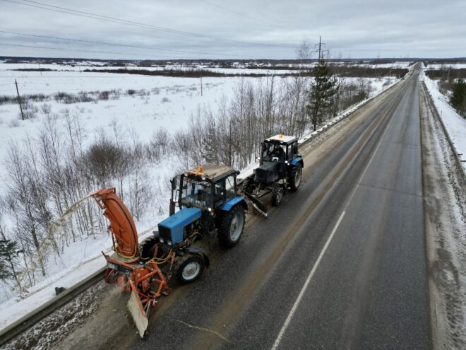 В Тверской области проводят расчистку дорог после снегопада