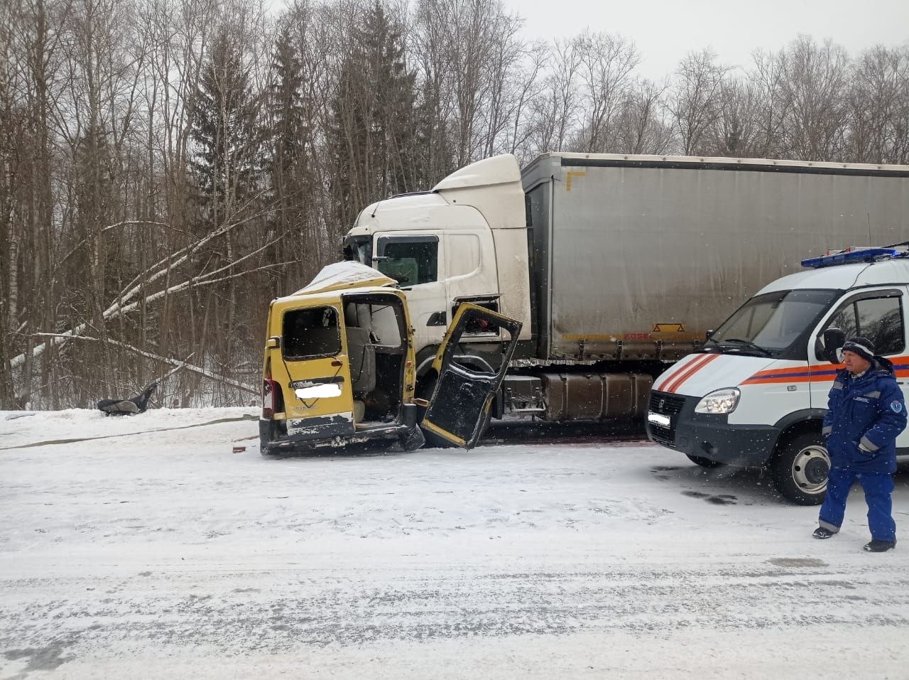 В страшном ДТП с фурой в Тверской области погибли два человека В страшном ДТП с фурой в Тверской области погибли два человека