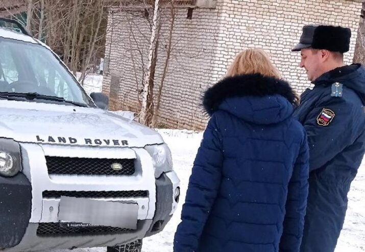 В Тверской области судебные приставы арестовали Лэнд Ровер злостного неплательщика