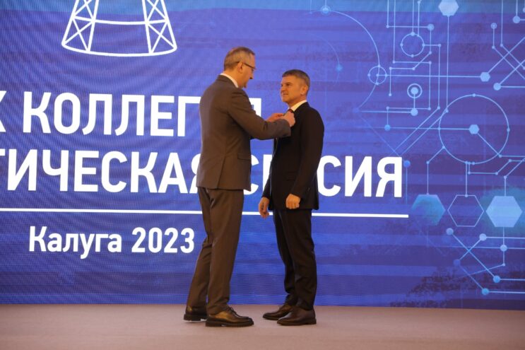 В рамках IX Коллегии «Россети Центр» и «Россети Центр и Приволжье» лучшим работникам вручены награды В рамках IX Коллегии «Россети Центр» и «Россети Центр и Приволжье» лучшим работникам вручены награды