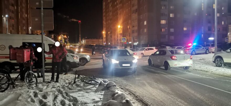 В Твери 19-летний велосипедист повернул перед машиной и пострадал В Твери 19-летний велосипедист повернул перед машиной и пострадал