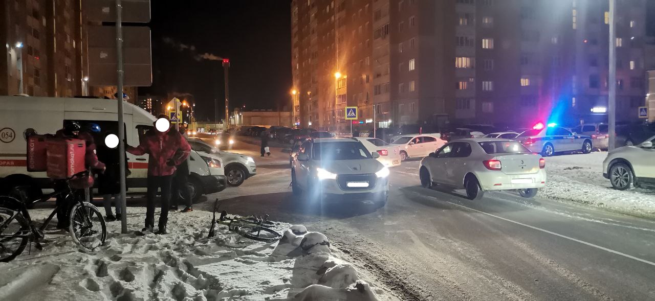 В Твери 19-летний велосипедист повернул перед машиной и пострадал