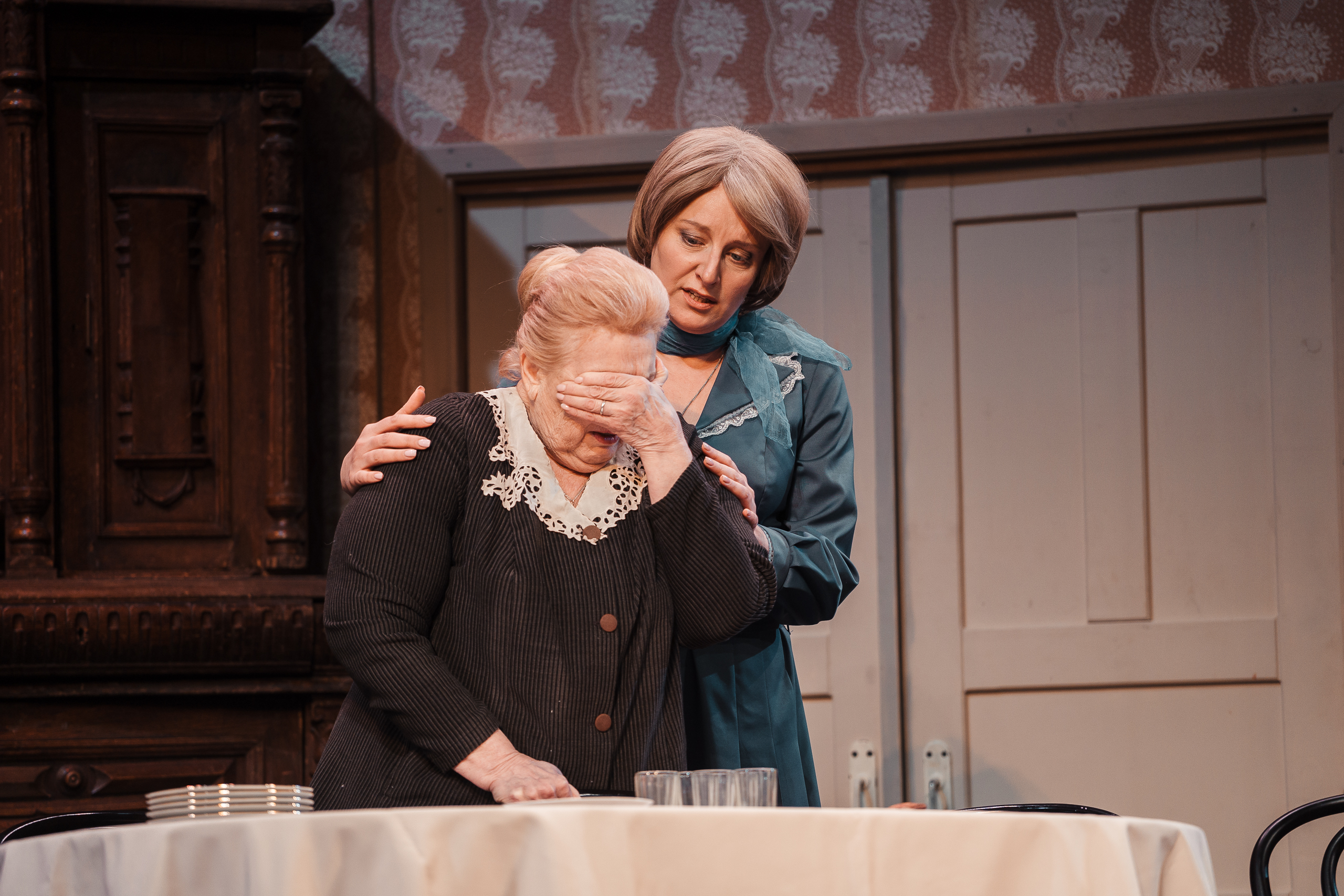 Вечно живые: Легендарный спектакль вернулся на сцену Тверского театра драмы