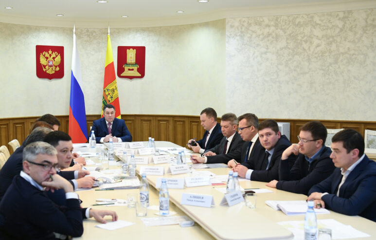 Игорь Руденя провёл совещание по строительству школы в городе Твери Игорь Руденя провёл совещание по строительству школы в городе Твери