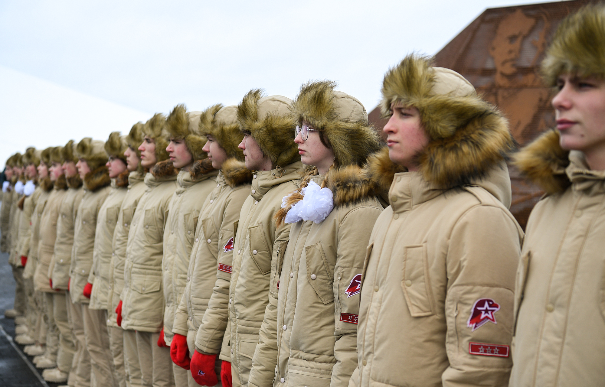 Игорь Руденя в день 80-летия освобождения Ржева от немецко-фашистских захватчиков возложил цветы к Ржевскому мемориалу
