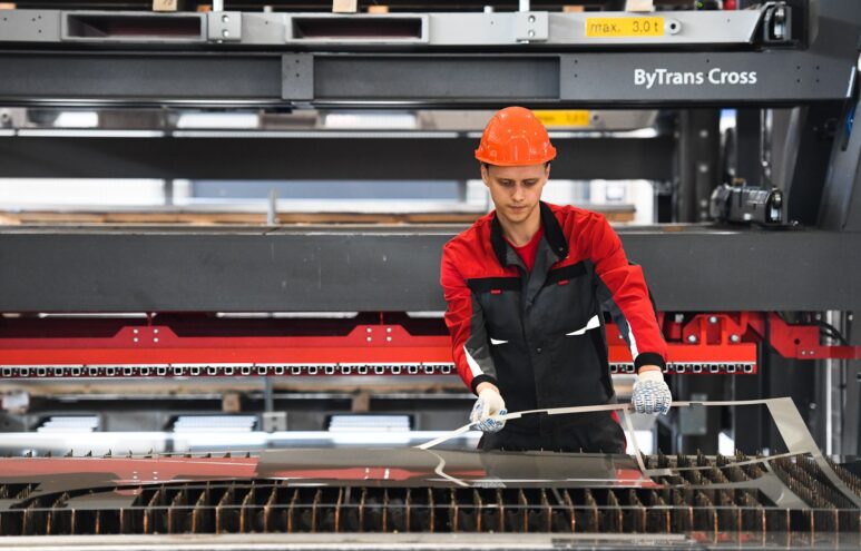 На площадке АО «ДКС» в Твери обсудили вопросы подготовки кадров для предприятия На площадке АО «ДКС» в Твери обсудили вопросы подготовки кадров для предприятия