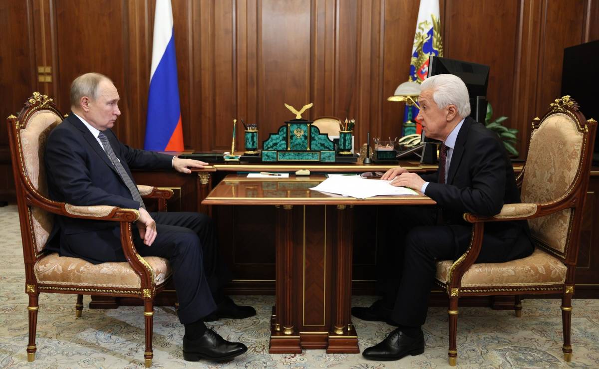 Владимир Путин встретился с лидером фракции «Единая Россия» Владимиром Васильевым Владимир Путин встретился с лидером фракции «Единая Россия» Владимиром Васильевым