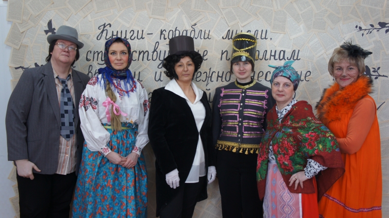 В нелидовской библиотеке посетители прошлись по «писательским» улочкам В нелидовской библиотеке посетители прошлись по «писательским» улочкам