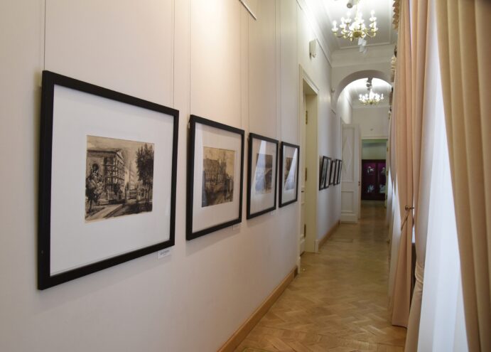 В Тверской картинной галерее открылась выставка «По тихим улочкам Калинина» В Тверской картинной галерее открылась выставка «По тихим улочкам Калинина»