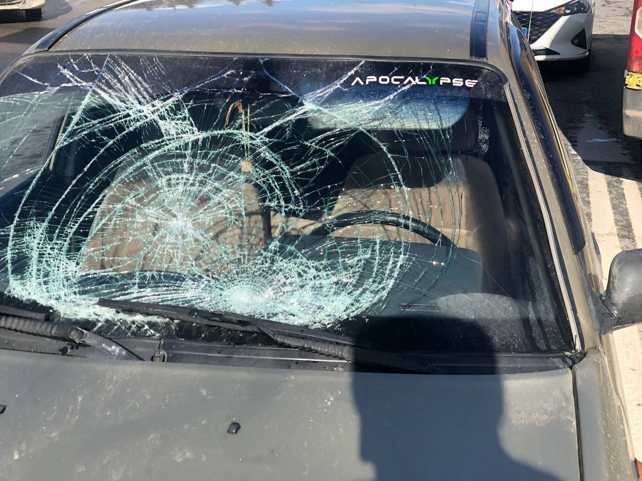 На Волоколамском проспекте в Твери 19-летний пешеход попал под машину