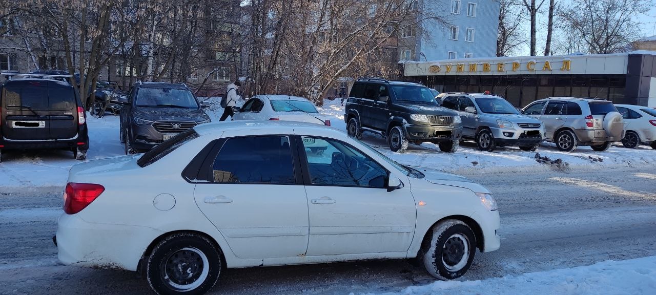 В Твери 15-летняя девочка попала под колеса автомобиля